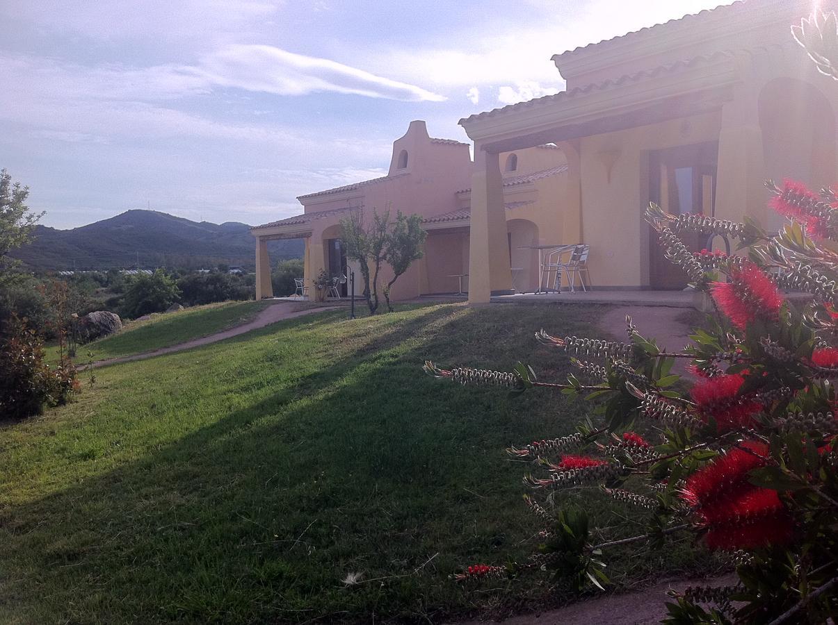 Hotel Minnia Budoni Exterior foto
