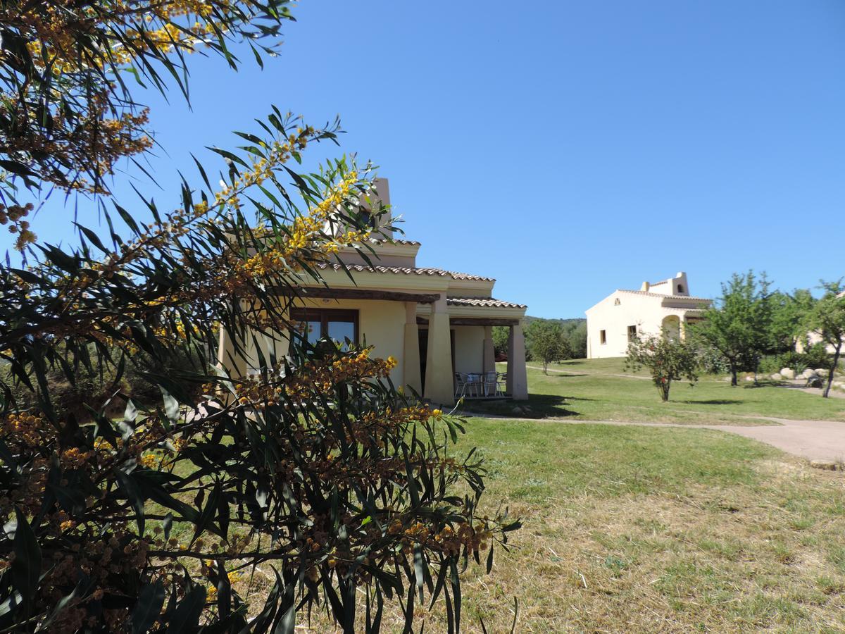Hotel Minnia Budoni Exterior foto